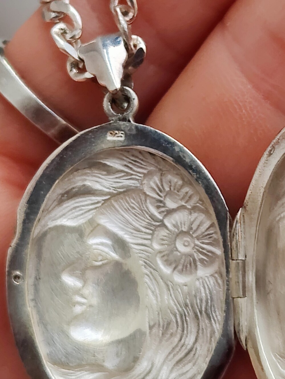 Vintage Heavy sterling Art Nouveau Goddess Locket Pendant Necklace - Picture 8 of 9